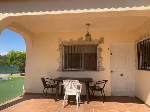 Chalet en calle Avenida Mil·Lenni, 30