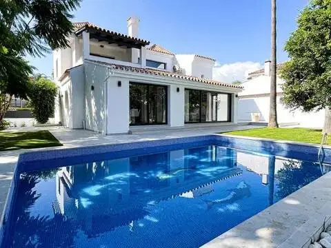 Chalet en calle Río Sena