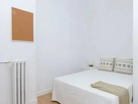 Habitación en calle de Escosura