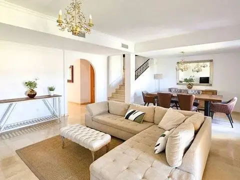 Casa adosada en calle Urb Villas y Golf. Casa 7-3 S-N