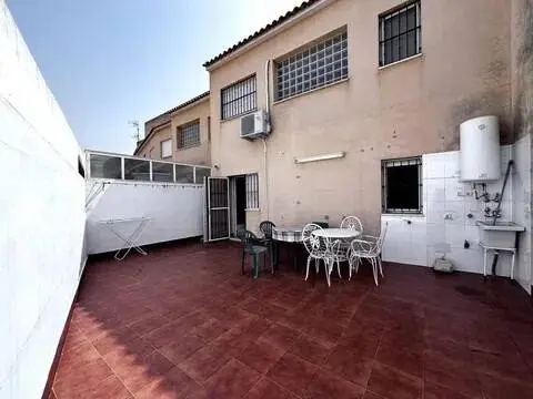 Casa adosada en Santiago de la Ribera