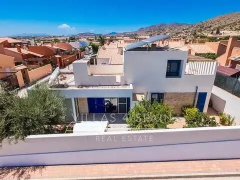 Chalet en calle calle Pluton, 1