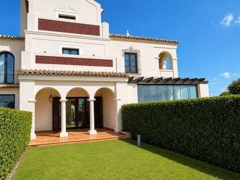 Casa en calle Avenida de La Reserva, 1