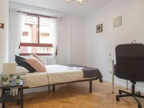 Habitación en calle de Sangarcía