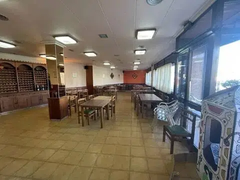 Local comercial en Avenida del Alcalde Manuel Platas Varela