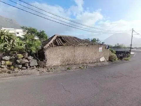 Casa rústica en calle de los Ángeles