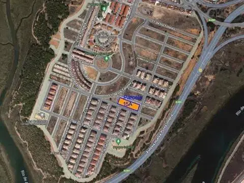 Terreno en calle de Tharsis