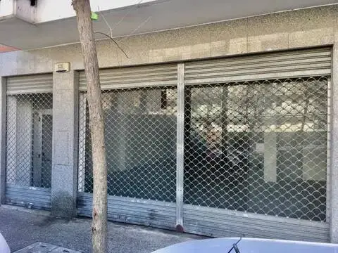 Local comercial en Carrer de Salvador Dabau i Caussà