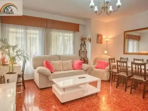 Piso en Ciudad Jardín-Zoco