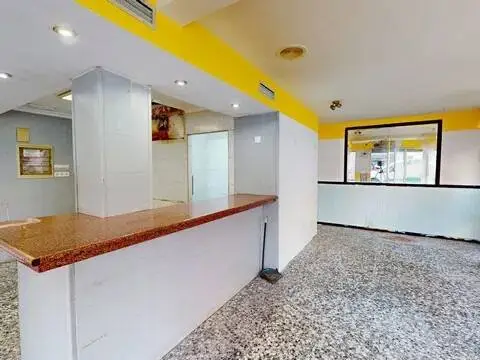 Local comercial en Reina Victoria-Poeta Miguel Hernández