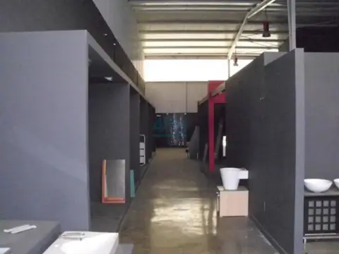Nave industrial en San Cibrao Das Viñas (Capital)