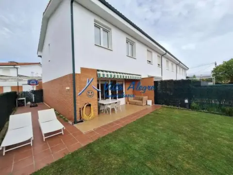 Chalet en Anguciana