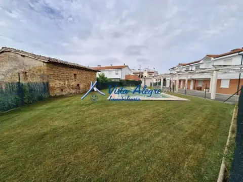 Chalet en Anguciana