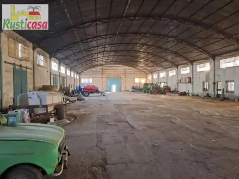 Nave industrial en Bailén
