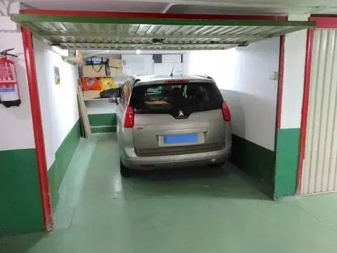 Garaje en calle de Karmen