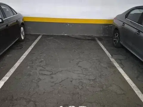 Garaje en calle de La Alcarria, 72