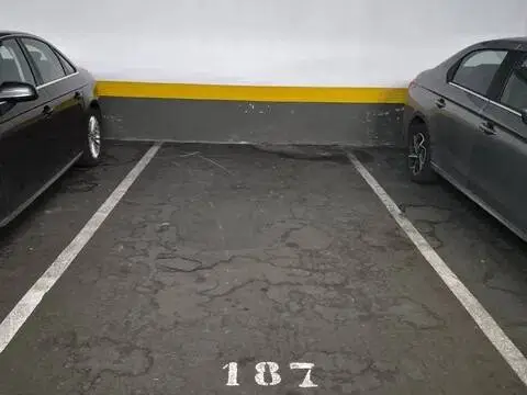 Garaje en calle de La Alcarria, 72