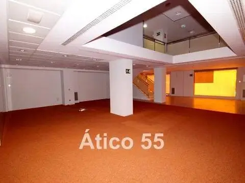 Local comercial en calle Santa Catalina