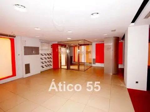 Local comercial en calle Santa Catalina