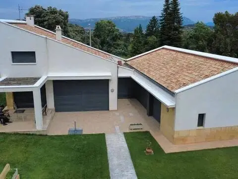 Chalet en Urbanización Complejo de Irache