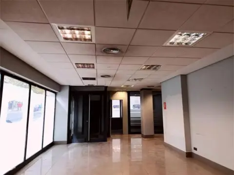 Local comercial en Avenida de Portugal