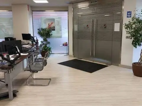 Local comercial en Avenida General Primo de Rivera