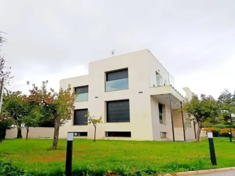 Chalet en Villamayor