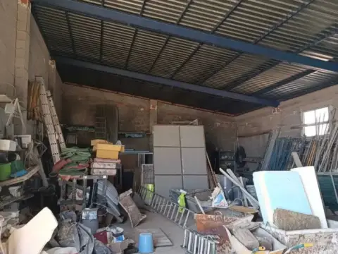 Nave industrial en Villanueva de la Serena