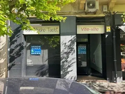 Local comercial en Areeta