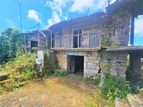 Chalet en San Cibrao Das Viñas (Capital)