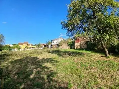 Terreno en calle El Monticu de Olivares
