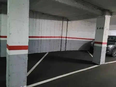 Garaje en calle de Ramón y Cajal