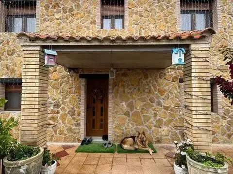 Chalet en calle de Alpartir