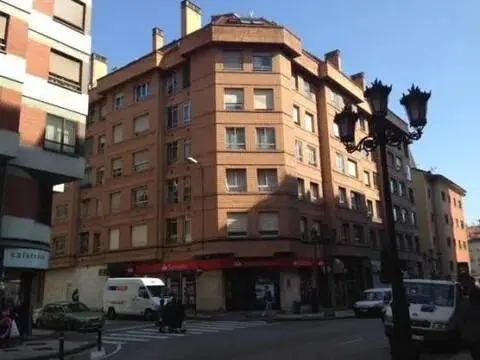 Local comercial en Avenida de Aureliano San Román