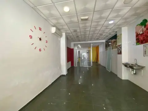 Local comercial en Carrer de les Foies