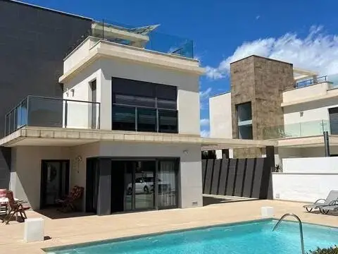 Chalet en calle Ana Maria Matute