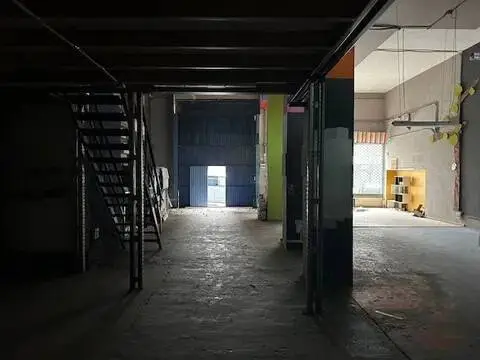 Local comercial en Doneperiaga-Deustuibarra (San Pedro-La Ribera)