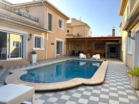 Chalet en Torre de la Horadada