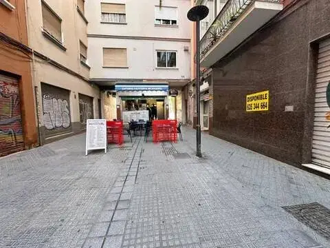 Local comercial en Ensanche Centro-Puerto