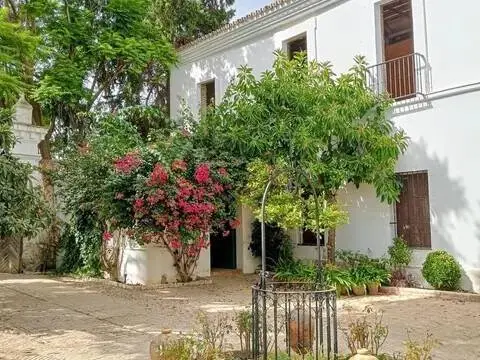 Casa rústica en calle del Padre Medina Ramírez