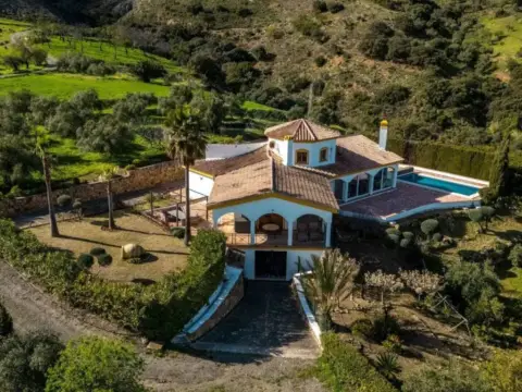 Casa rústica en Casarabonela