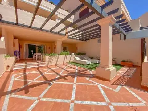 Piso en Los Naranjos-Las Brisas