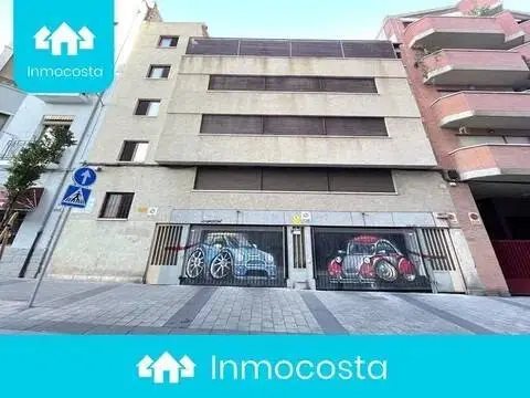 Garaje en calle del Poeta Campos Vassallo