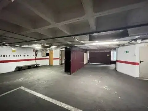 Garaje en calle del Poeta Campos Vassallo