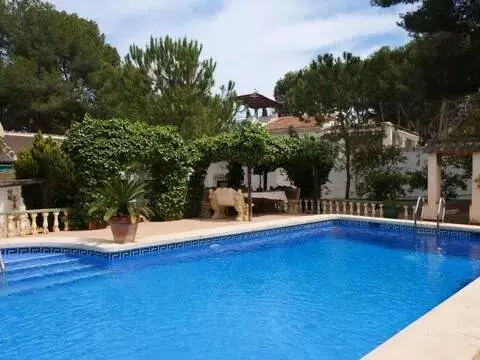 Chalet en calle de la Marina