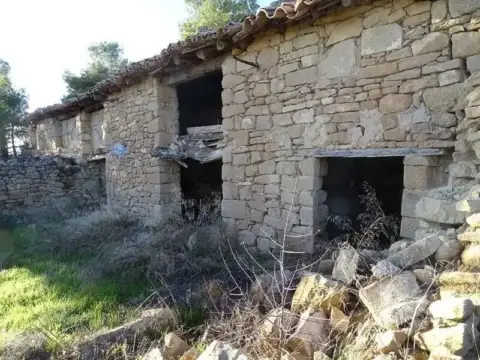 Casa rústica en Torre del Compte