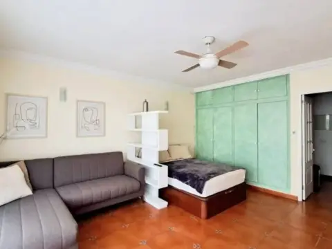 Piso en San Antonio-Las Arenas