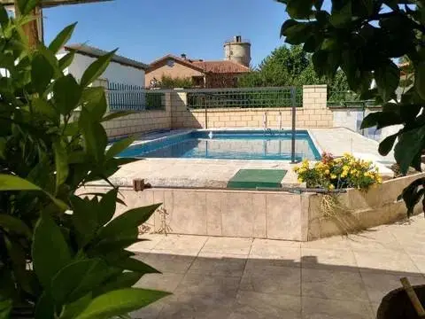 Chalet en Castañares de Rioja