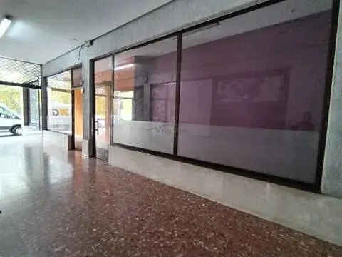 Local comercial en calle de Fernando de Ojea