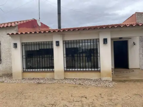 Chalet en calle calle Diseminados